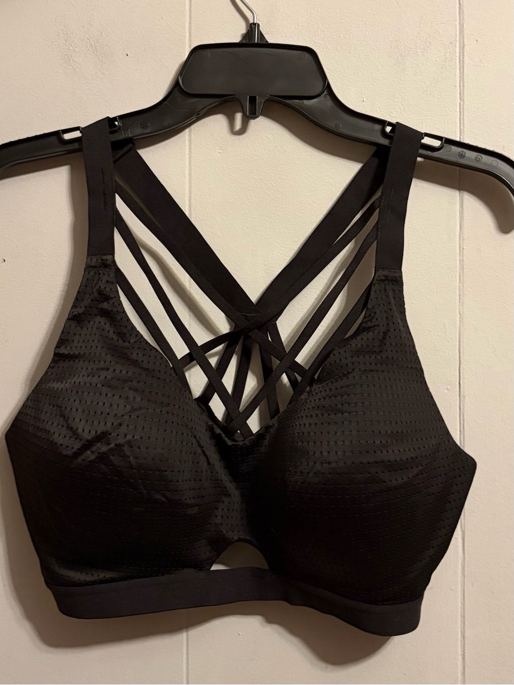 Victoria Sport Black Strappy Front-Detail Sports Bra